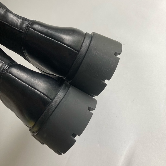 New Schutz Billie Casual Black Leather Lug Outsole Chelsea Boots size 6 - Picture 13 of 15